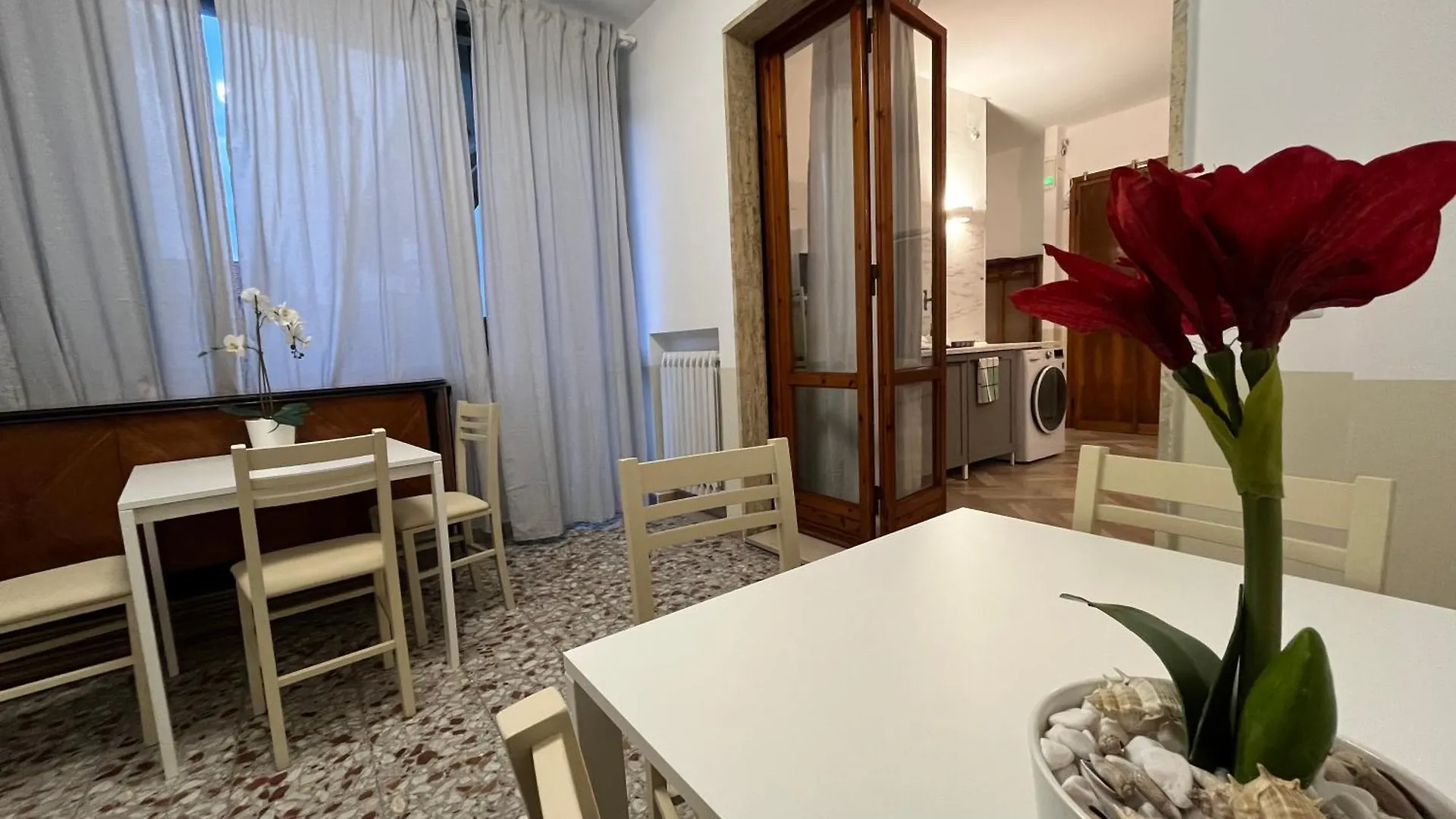 B&B Prime Sant'Agostino Pisa 0*,